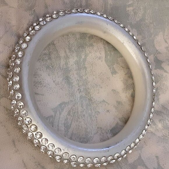 Heavy acrylic sparkly rhinestone bangle bracelet silver tone bling - Picture 2 of 3